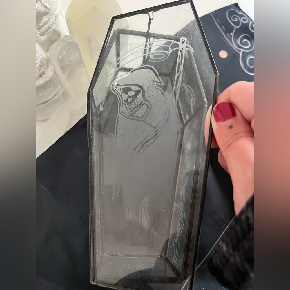 Unholy Glass Death’s Hand Coffin - Picture 7 of 8